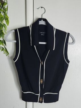 ✨ Urban Revivo Contrast Trim Knit Vest Top ✨